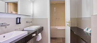 Badezimmer Beispiel Deluxe Doppelzimmer